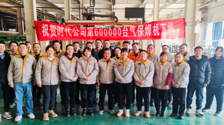 風雨中馳而不息，奮斗中砥礪前行